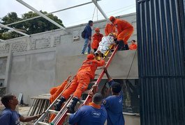 Trabalhador encosta em fiação e tem parte do corpo queimado na Bahia