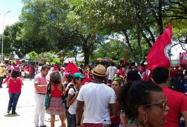 Maceió tem protesto em defesa do Governo Dilma e do ex-presidente Lula