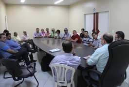 Prefeitura media reunião entre marchantes e Frigovale e impasse pode chegar ao fim