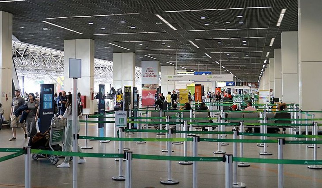 Governo proíbe entrada de estrangeiros em voos provenientes da Índia