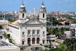 Menor de 17 anos sofre tentativa de estupro em igreja no Centro de Maceió