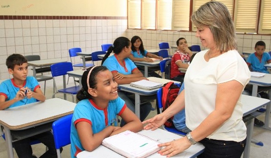 Escolas terão 15 dias para apresentar plano de reposição