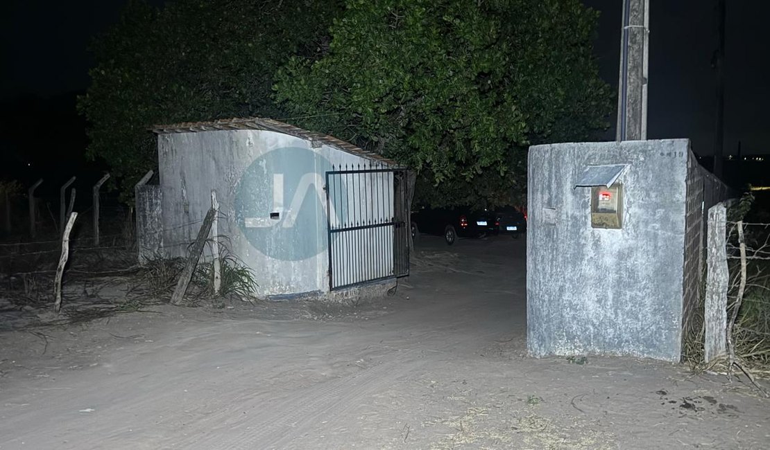 Mulher acamada é morta com tiro no pescoço na propriedade da bica do povoado Pau D'Arco