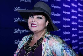 Após entrar por engano em comunidade, atriz Fabiana Karla tem carro atingido por tiros em Niterói
