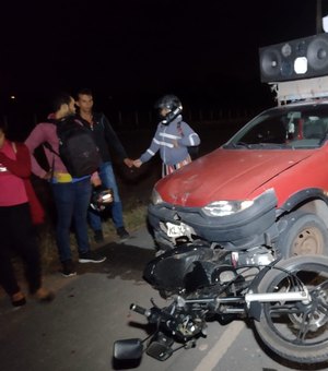 Acidente envolvendo três veículos deixa condutor de motocicleta ferido na zona rural de Arapiraca