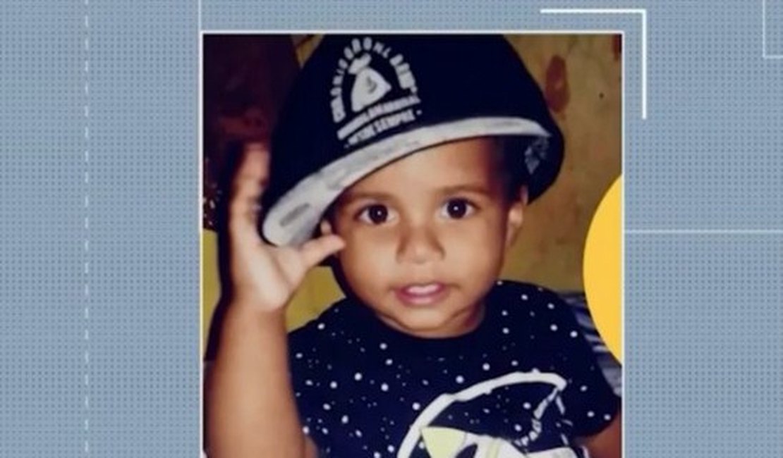 Bebê de 1 ano morre após se afogar em balde no quintal de casa, na Bahia