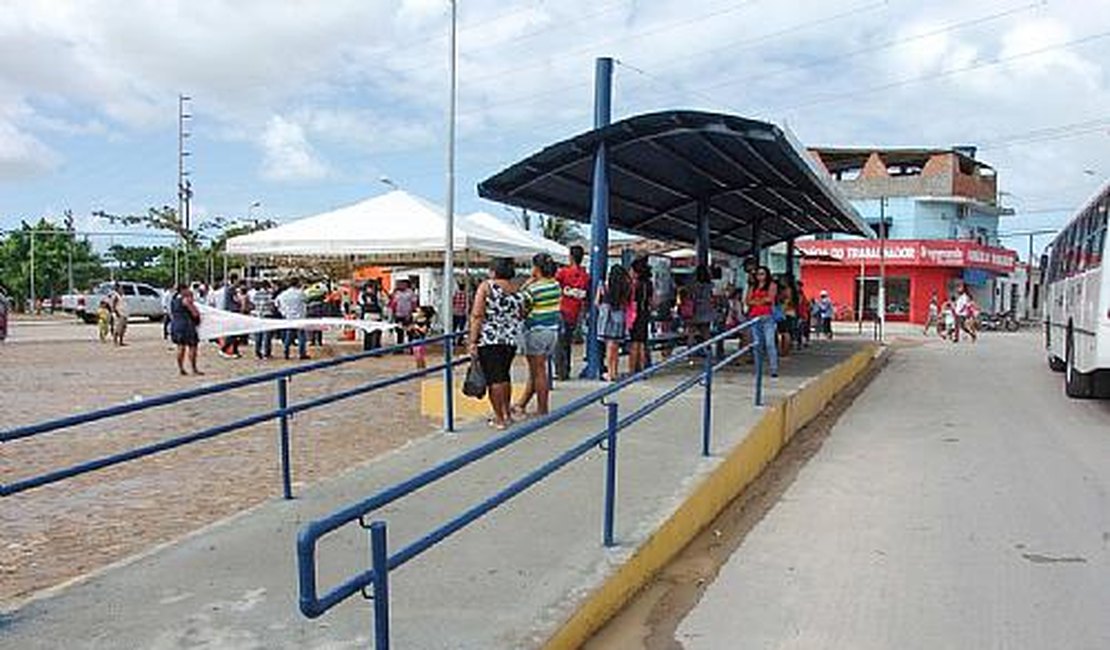 Jovem de 24 anos é assassinado a tiros perto de terminal em Maceió