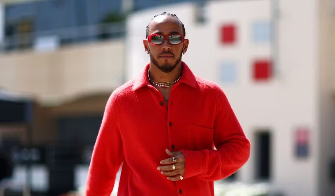 Lewis Hamilton deixa Mercedes e será piloto da Ferrari a partir de 2025