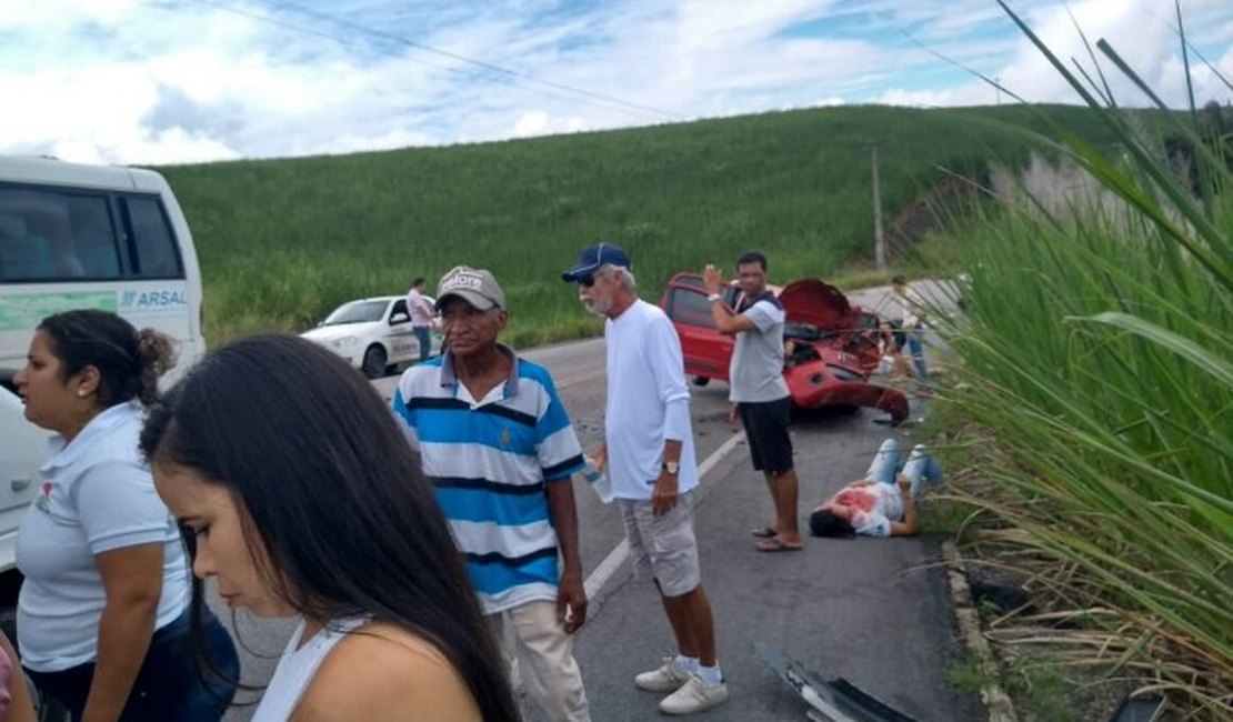 Um morre e outros cinco ficam gravemente feridos em acidente na AL 115, próximo a Porto Calvo