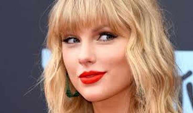 Novo álbum de Taylor Swift volta ao topo da parada e ultrapassa o milhão de cópias vendidas nos EUA