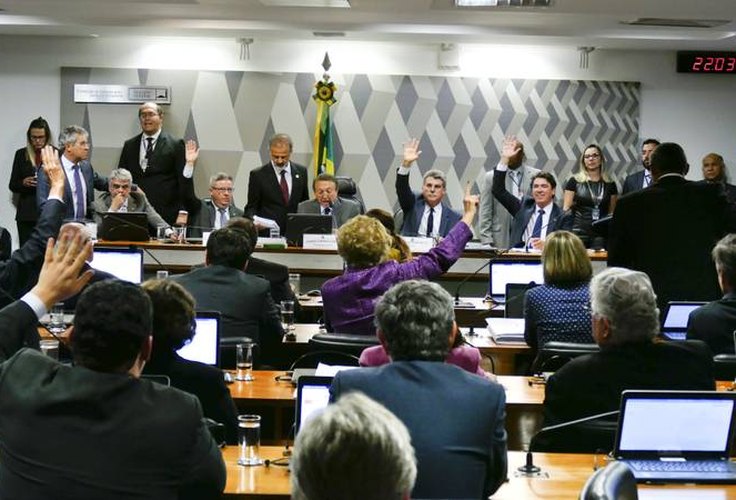 CCJ analisa projeto que criminaliza injúria por questão de gênero