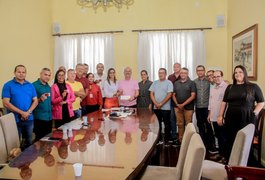 Ronaldo Lopes lança o cartão de crédito ServCard, beneficiando servidores de Penedo e o comércio da cidade