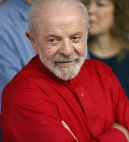 Lula diz que vai enviar projeto sobre fim da escala 6x1 ao Congresso nesta semana