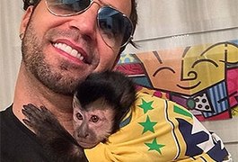 Seu macaco tem vida de luxo e seu filho é atendido na UPA, diz ex de Latino