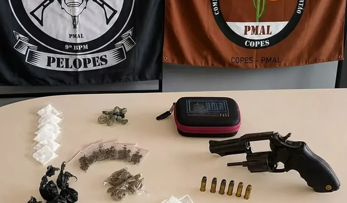 PM prende três suspeitos por tráfico e apreende drogas, arma e munições em Delmiro