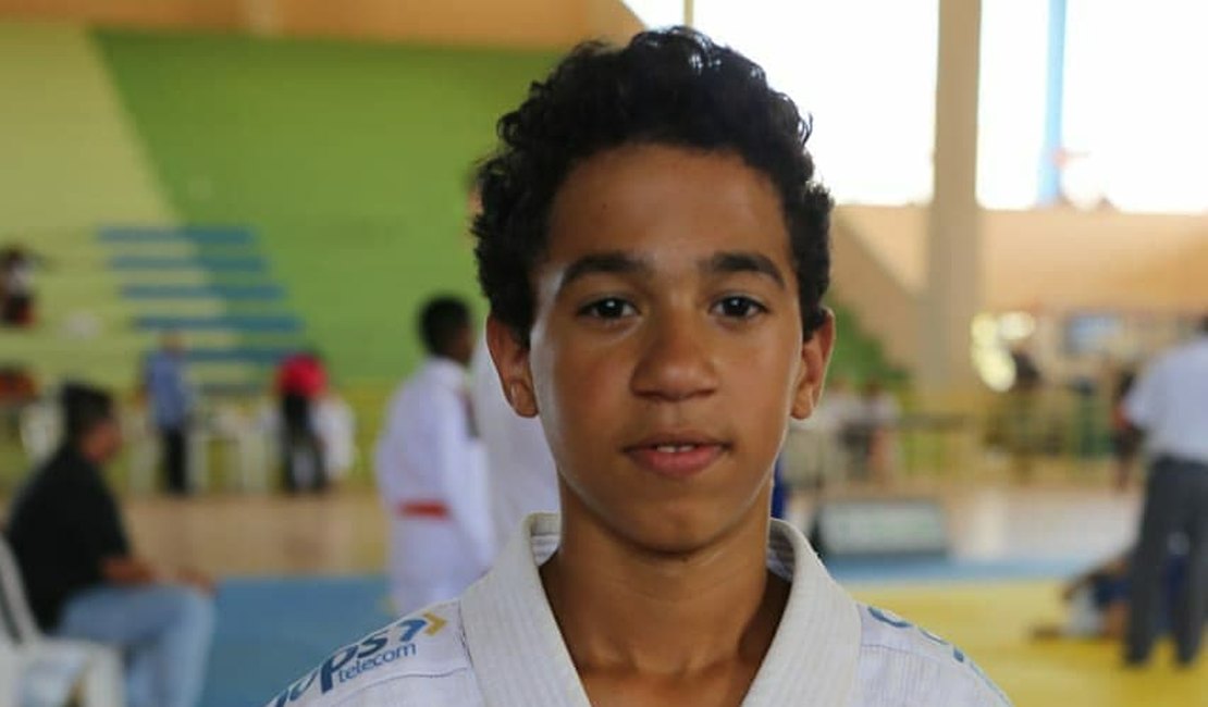 Atleta do Instituto Andrade recebe premiação de melhor atleta de judô de Alagoas
