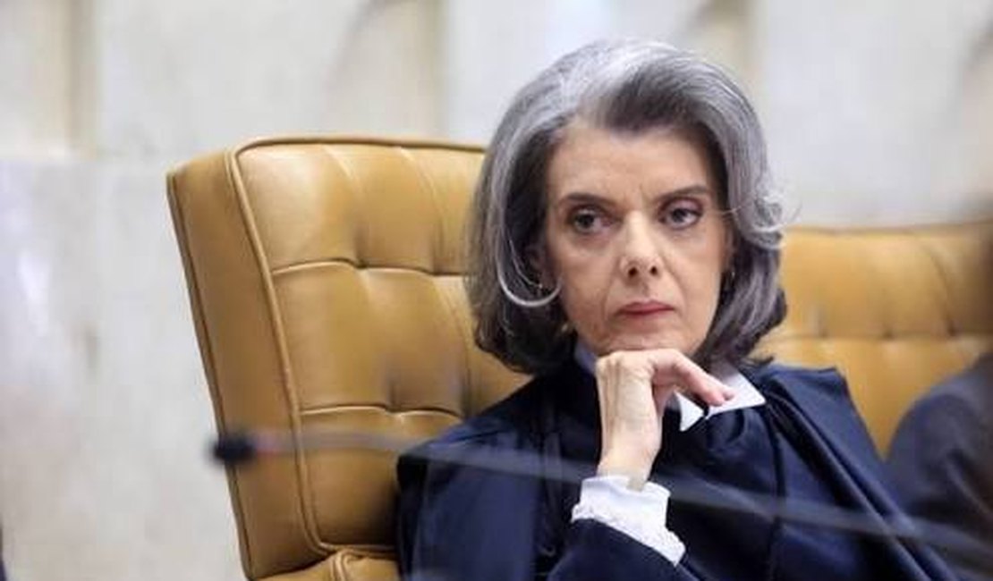 Cármen Lúcia diz que não 'há o que questionar' na fala de Temer sobre Abin