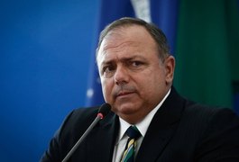 Governo assina contrato para comprar 100 milhões de doses da CoronaVac, diz Pazuello