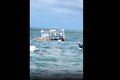 Catamarã afunda em Maceió e mobiliza Bombeiros na orla de Pajuçara, em Maceió