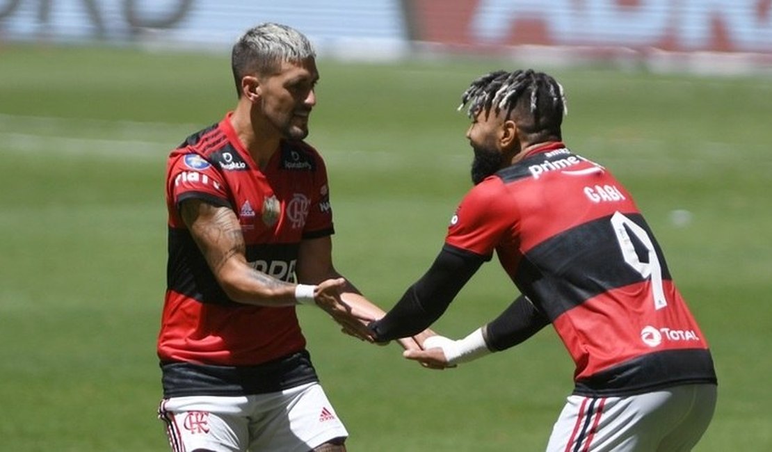 Nos pênaltis, Flamengo bate o Palmeiras e é campeão da Supercopa