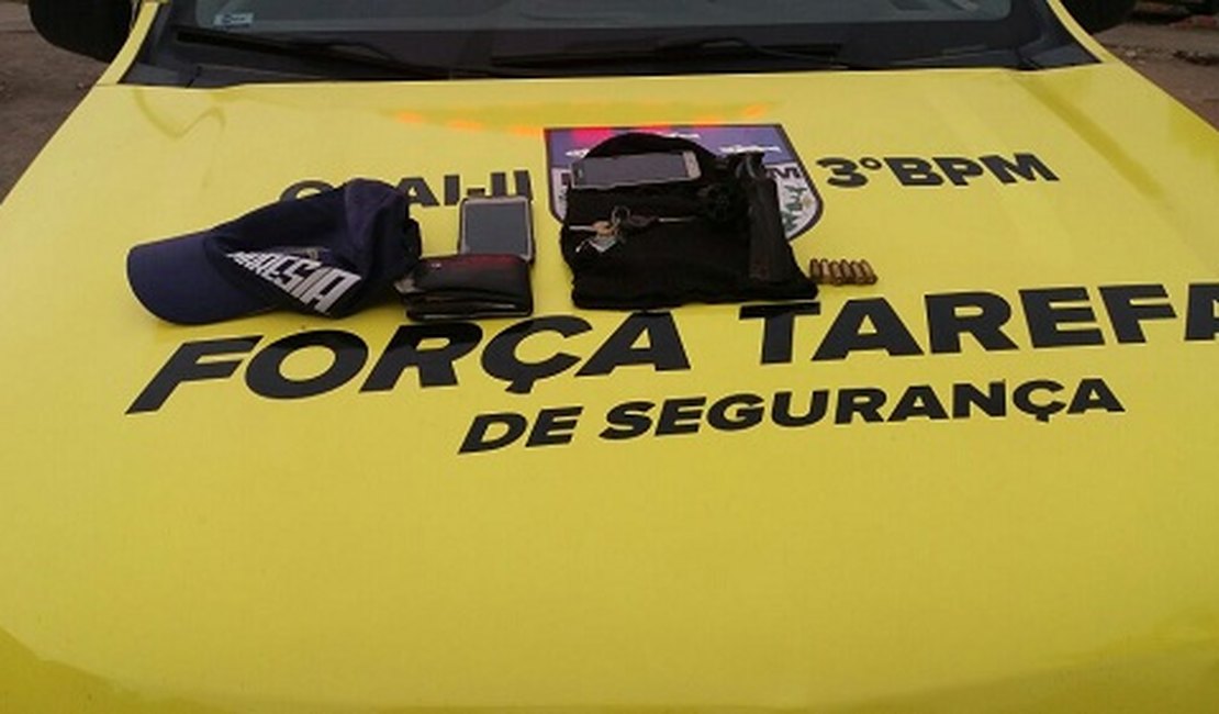 PM prende suspeitos com balaclava, revólver e munições na zona rural de Arapiraca