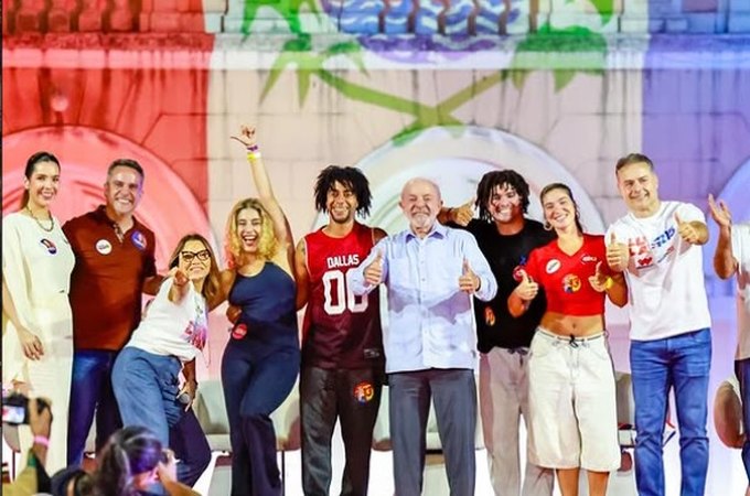 Em Maceió, Lula manda recado para JHC: Raposa não toma conta de galinheiro