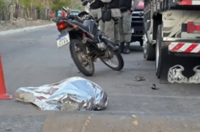 Motociclista morre após colisão com caminhão em União dos Palmares