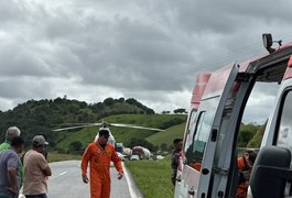 Capotamento na BR-101 deixa dois feridos em Joaquim Gomes
