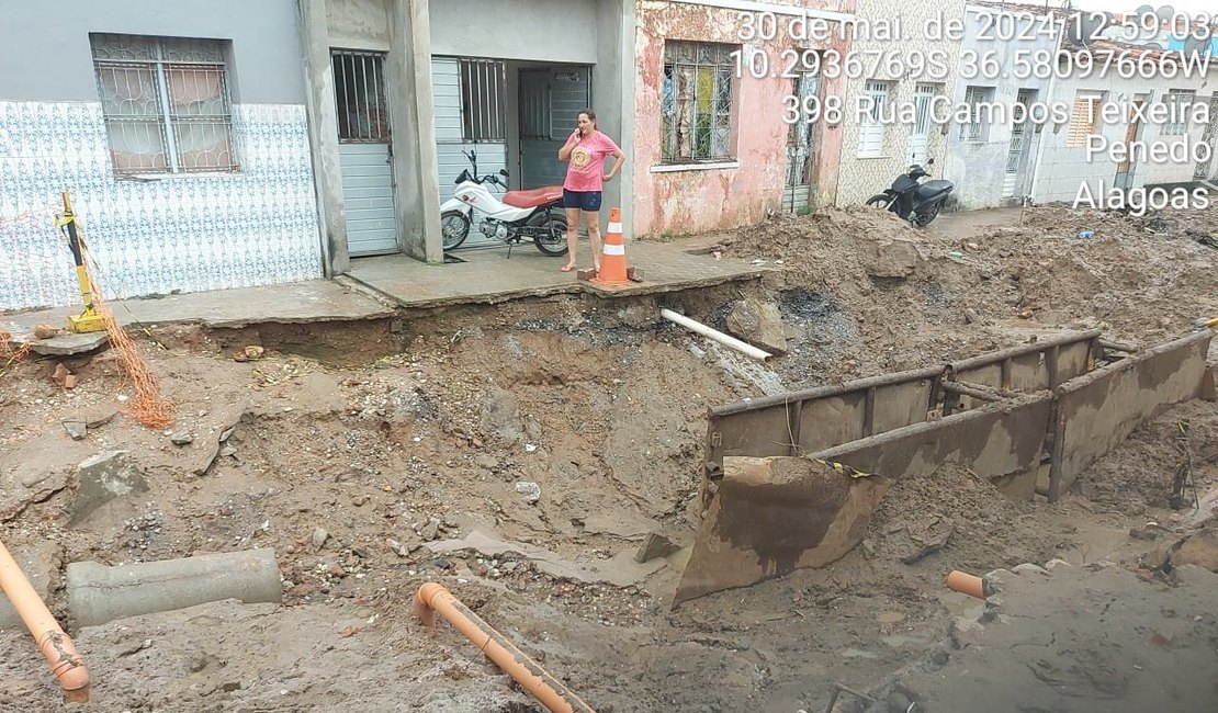 Empresa recebe 3ª notificação da Prefeitura de Penedo sobre atraso na obra de saneamento na Rua Campos Teixeira e adjacentes