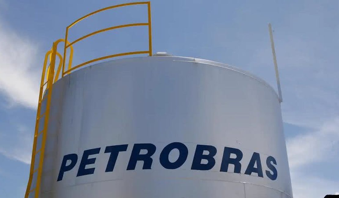 Petroleiros aprovam greve nacional a partir de segunda-feira