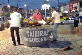 Novo Prefeito retira escultura em homenagem a folclorista de São Miguel dos Campos