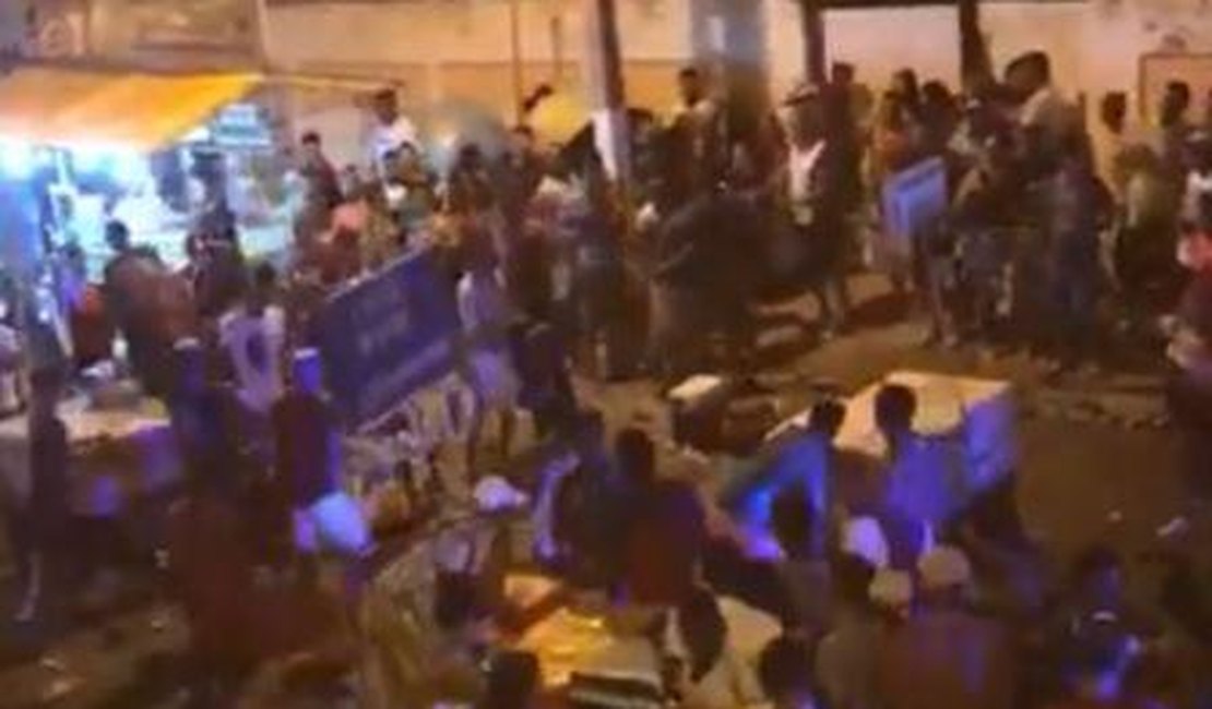 Vídeo. Festa acaba em pancadaria no Pontal do Peba, em Piaçabuçu