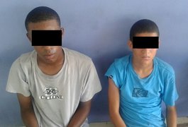 Adolescentes são apreendidos com arma de fogo após assaltarem galeteria em Arapiraca