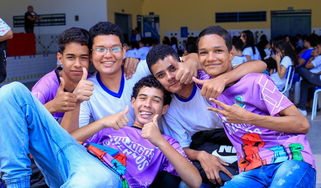 Governo de Alagoas realiza enquete para escolha do novo fardamento da rede estadual