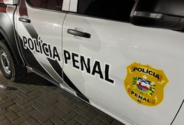 Dois detentos são conduzidos à Central de Flagrantes após briga no Presídio de Segurança Máxima 2, em Maceió