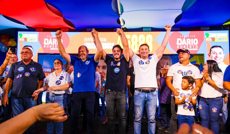 Dário Roberto mobiliza multidão em Feira Grande em grande caminhada de apoio a Lucas Barbosa e Alvinho Lira