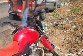 Motociclista de aplicativo fica ferido após colisão, em Arapiraca