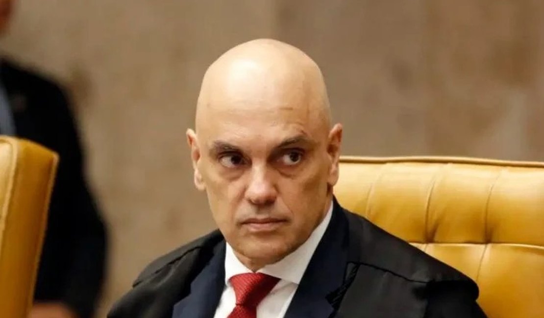Moraes autoriza Bolsonaro a receber visita de filhos e outros familiares em prisão domiciliar