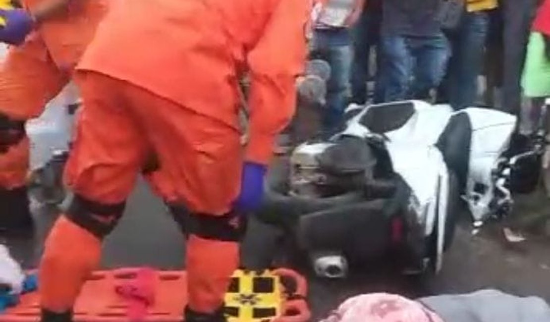 Motociclista fica 'sem pulso' e sofre hemorragia na cabeça após acidente em Palmeira