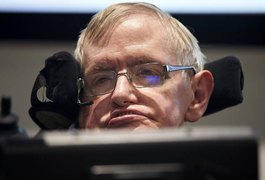 Morre o físico Stephen Hawking aos 76 anos no Reino Unido