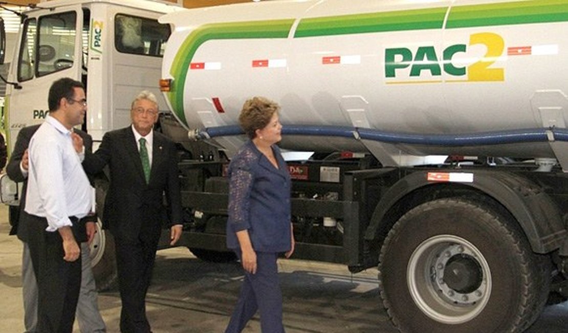 Em Alagoas, Dilma anuncia recursos e entrega equipamentos