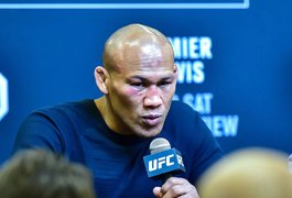 Jacaré afirma que disputará o título após nocautear Weidman: 'Quero trucidar'