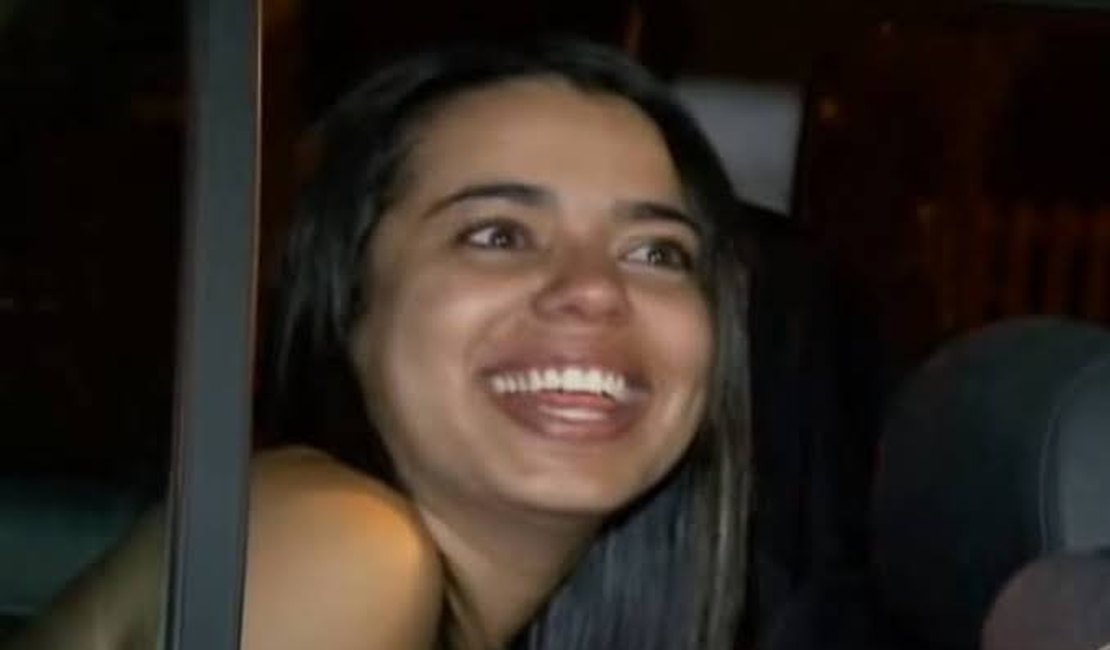 Conhecida pelo meme “bêbada de Curitiba”, Stephany Rosa morre aos 30 anos