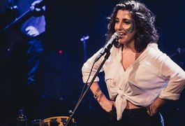 YouTube remove clipe de Clarice Falcão com nudez explícita