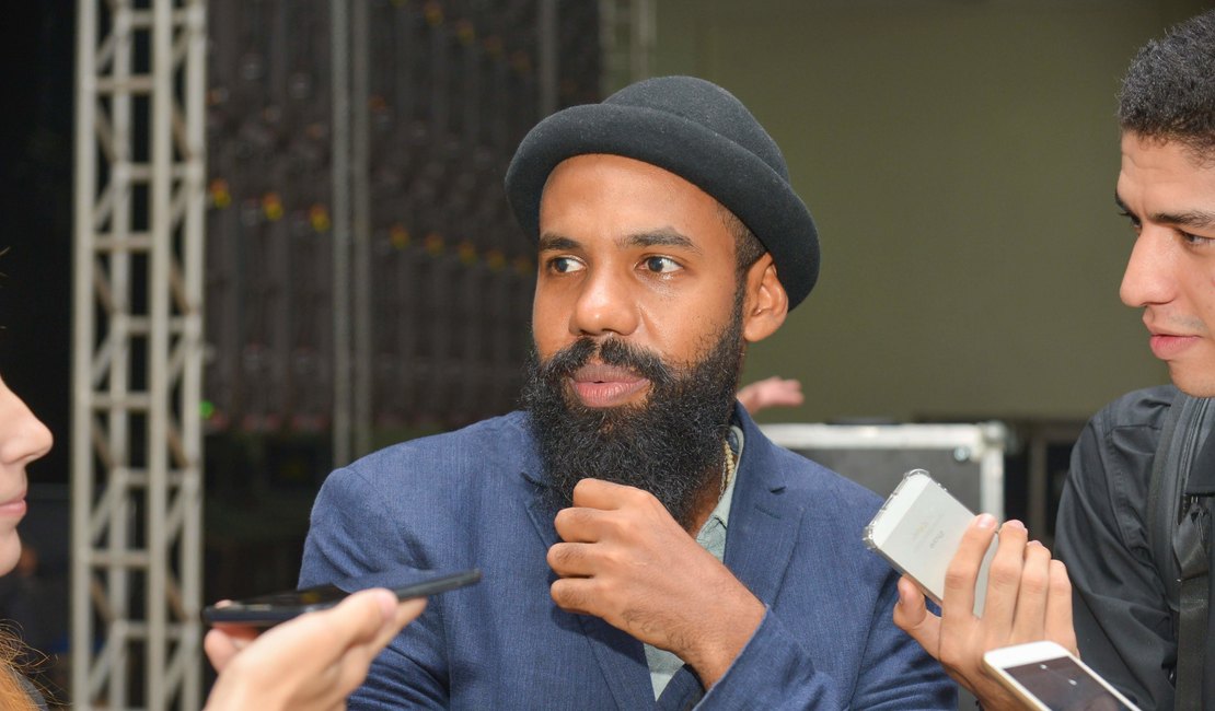 BaianaSystem é criticada após anúncio de show em camarote de luxo no carnaval de Salvador