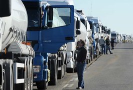 Divididos, caminhoneiros tentam fazer nova greve na semana que vem