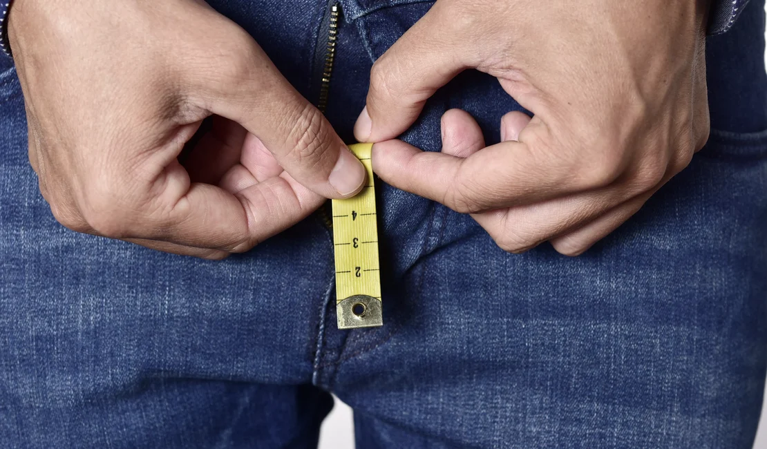 Bar de Curitiba cria concurso para escolher menor pênis da cidade e homem com órgão sexual de 2,5 cm fica em 1° lugar