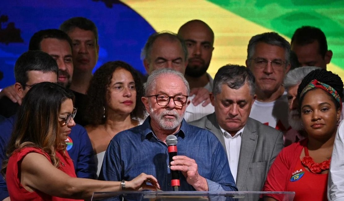 'Não existem dois Brasis', diz Lula em discurso de vitória afirmando que vai governar para todos brasileiros