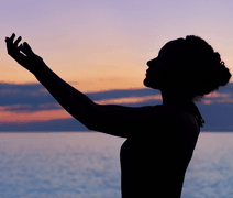 O que é a lei da atração e como ela age em sua vida