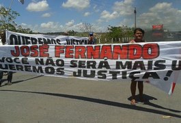 Familia de garoto assassinado e carbonizado realiza protesto em São Miguel